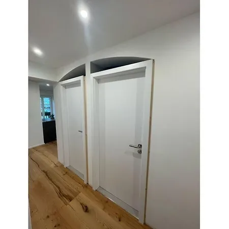Flat Salzeder Modern Retreat * באייריש גמיין